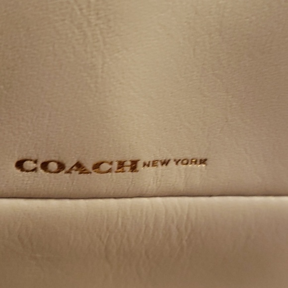 đť…şCOACH white leather weekender. NWT - Picture 2 of 12